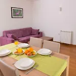 Villa Lumare - 100M From The Sea Апартаменты Пула