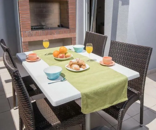 Villa Lumare - 100M From The Sea Pula