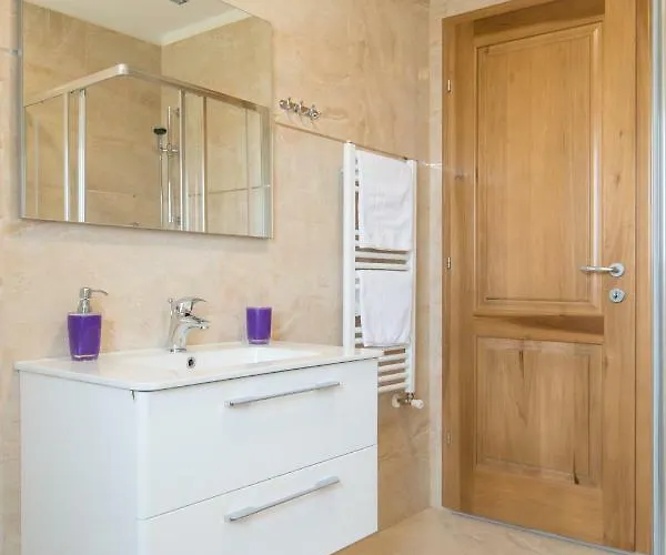 Apartment Villa Lumare - 100M From The Sea