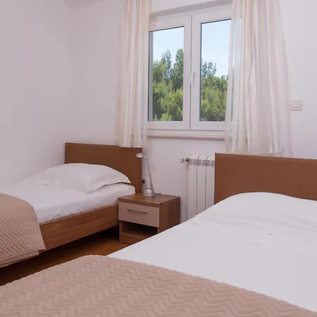 Apartment Villa Lumare - 100M From The Sea